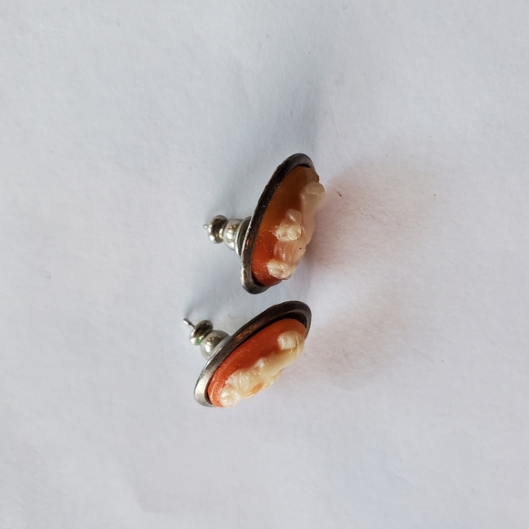 Vintage cameo earrings - Picture 3 of 5